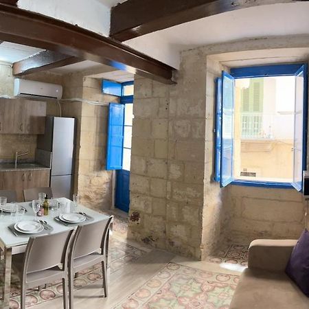 Traditional Townhouse In The Hearth Of Valletta Villa Exterior photo