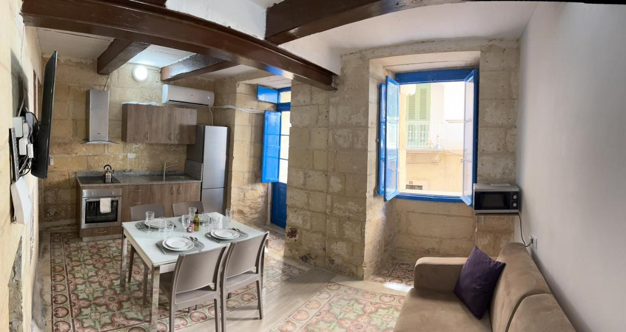 Traditional Townhouse In The Hearth Of Valletta Villa Exterior photo
